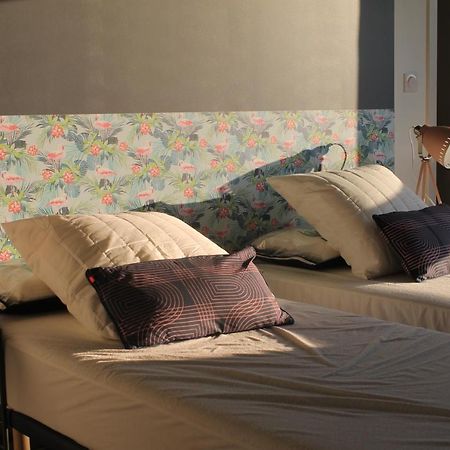 Appartement Plein Sud avec Jacuzzi Privatif et parking privé à Sarlat Extérieur photo