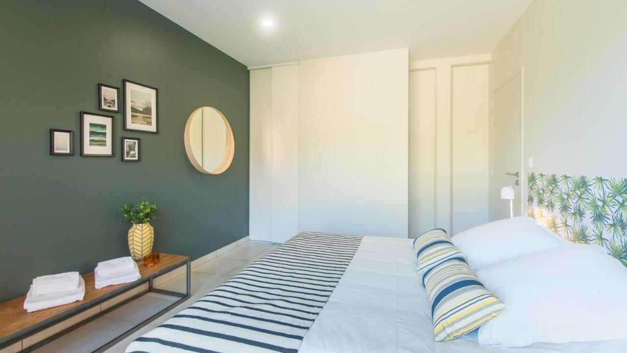Appartement Plein Sud avec Jacuzzi Privatif et parking privé à Sarlat Extérieur photo