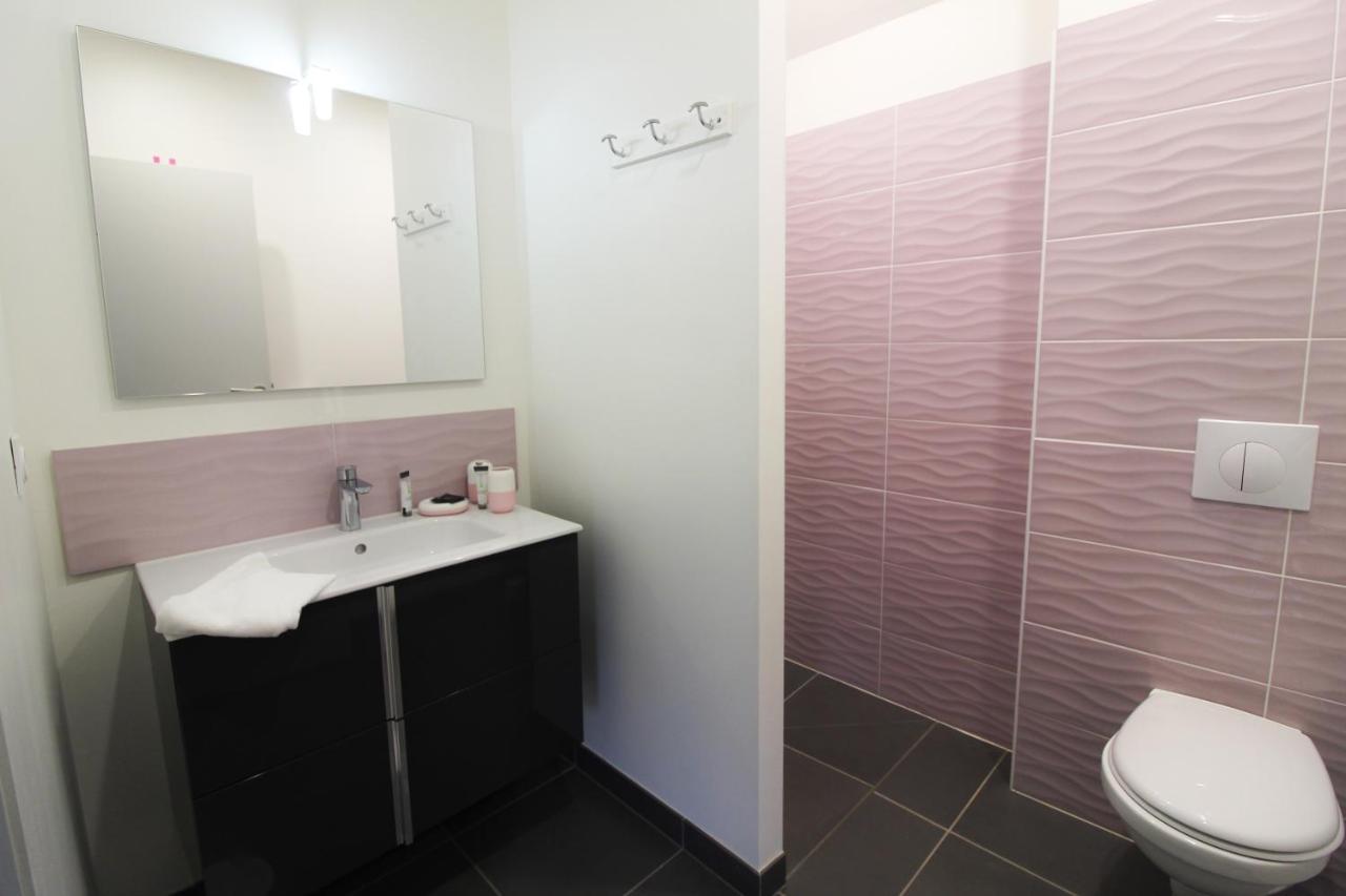 Appartement Plein Sud avec Jacuzzi Privatif et parking privé à Sarlat Extérieur photo